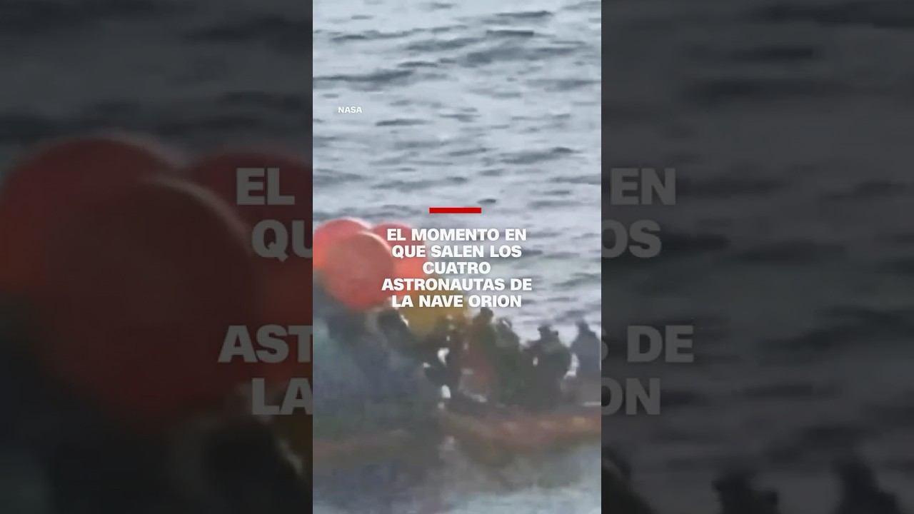 El momento en que salen los cuatro astronautas de la nave Orion