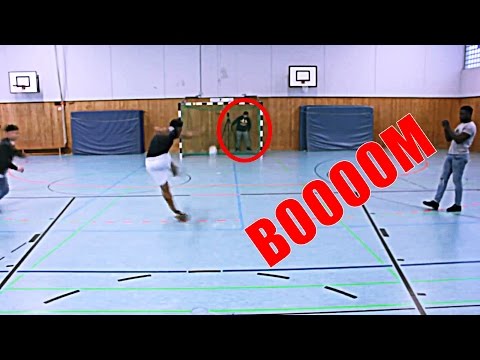 Fussball Challenge | Highspeed Power + Bestrafung | Mefyou & Hendrix