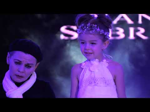 Fashion Review. Nani Sabrini.