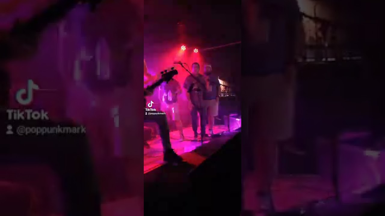 Lyndhurst - Messy (Ft. Dinosaurs in Paris)