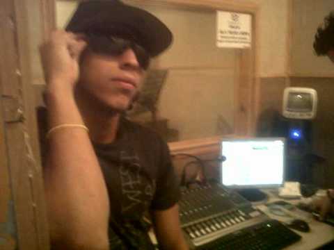 El amor se nos va.-Elbeberaper ft Profeta el newton.wmv