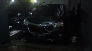 Download lagu Cuci Mobil di Rumah di Malam Hari mp3