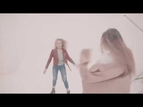 Karolina Maigyte ir Gabrielė Kociūtė  fotosesija 4k video