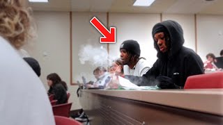 Vaping During A College Lecture￼!