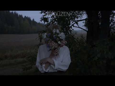 Emre Aydın feat. Model - Bir Pazar Kahvaltısı | Sözleri