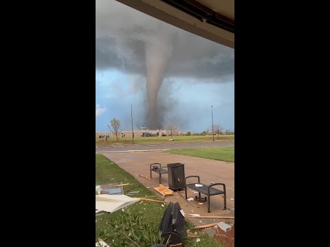 Andover, KS tornado video, April 29, 2022 (Courtesy: Dave Jackson)