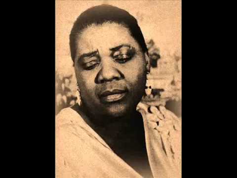 Bessie Smith -  Gimme A Pigfoot