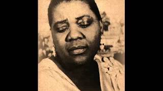 Bessie Smith -  Gimme A Pigfoot