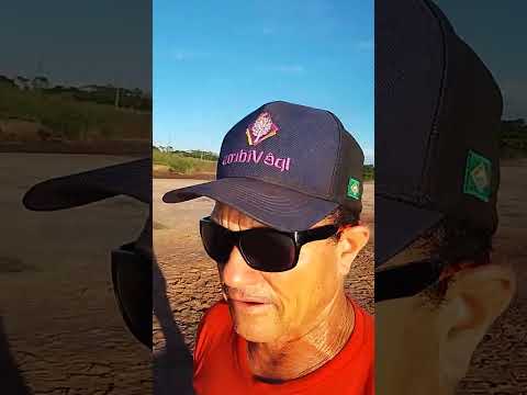 Éu mostrando o movimento da praia quarto crescente Aragarças Goiás 