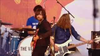 The Vaccines-  Wolf Pack (with Pete Robertson drum intro) Glastonbury 2013