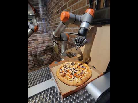 In Paris, pizza is made by a robot