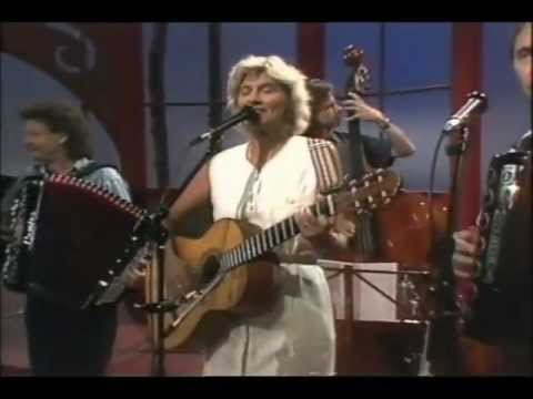 Från TV.Öbarna framför Evert Taube."Inbjudan till Bohuslän".