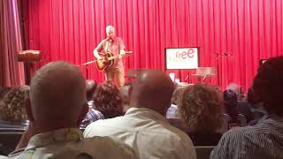 Billy Bragg plays “Upfield” and “The Times they are A-changin’” (Dylan, version)