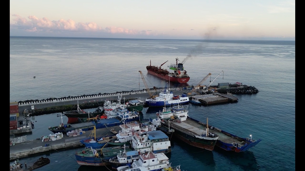 ExPLOI - mission océanographique et tournée du Pastic Odyssey à Moroni (Ngazidja, Comores)