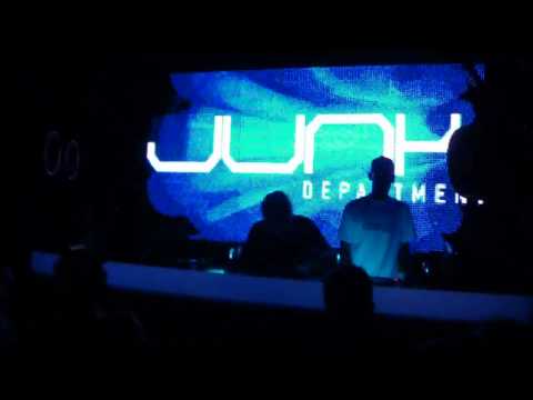 Danny Daze @ Sankeys Ibiza  08.09.12  (1)  Track id?