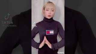 手と手を合わせて、右乳上げ。(うちあげ)