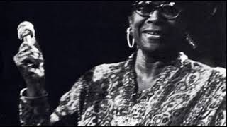 Ella Fitzgerald - How High the Moon (The Montreux Jazz Festival 1975)