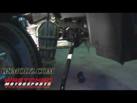 Removing the Front Sway Bar from a Pontiac G8