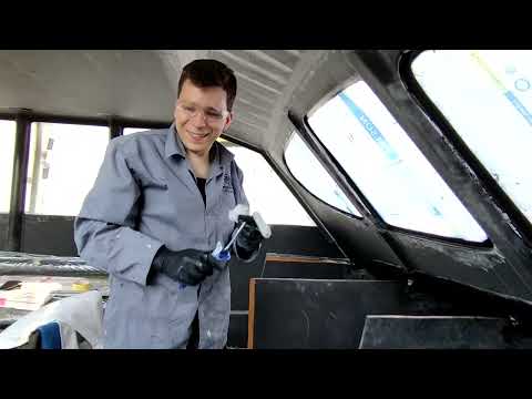 07.  Building 15m carbon performance catamaran - "CarbonBee"