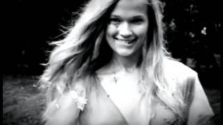 Ένα Φιλί.. Χάρις Αλεξίου στίχοι/ Ena fili Haris Alexiou lyrics