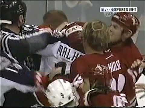 Columbus Blue Jackets vs Phoenix Coyotes scrum 2004
