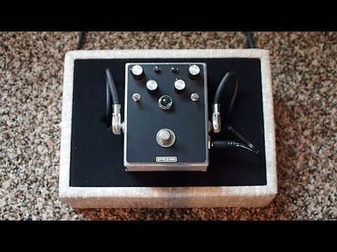 Spaceman Effects Secret Mission III (Voyager I Optical Tremolo Prototype)
