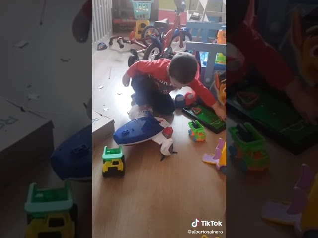 Vídeo relacionado con Marvel Día de la Madre She-Hulk Is A Mom Camiseta Cuello V