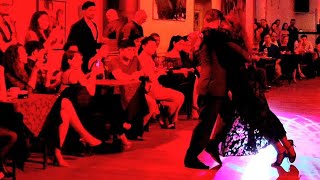 她是那种不需要靠舞步取悦观众的探戈女王//FERNANDO CARRASCO & MARCELA DURÁN