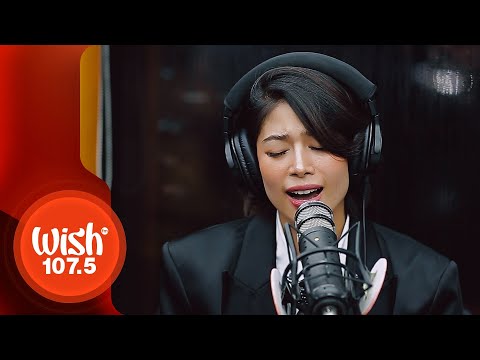 Gigi De Lana performs "Sarhan" LIVE on Wish 107.5 Bus