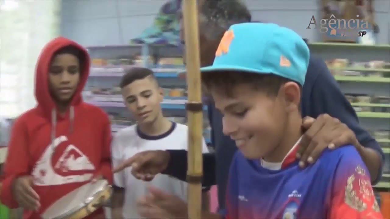 Pesquisadores usam lei de ensino ‘afro’ para adotar escolas públicas periféricas