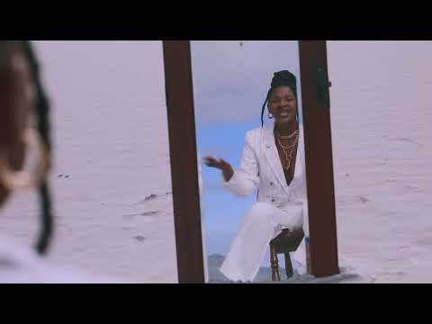 Lizzy Lane ft Zee Bee - Ungubani (Official Music Video)