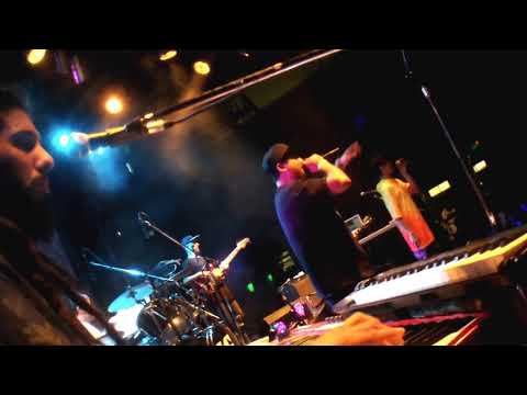 Sigo Caminando - Serone ft. Zona Ganjah (en vivo Konex 9dic2017)