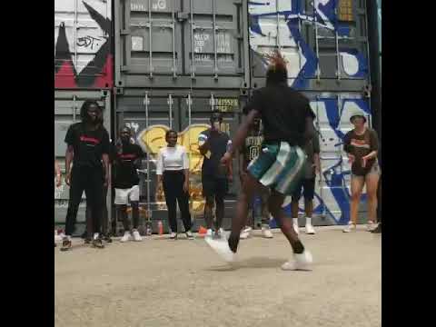 COLOU - Xtana sensei et d'autres danseurs