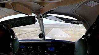 preview picture of video 'Landing at Unst airfield Shetland, May 2009 in a PA 28'