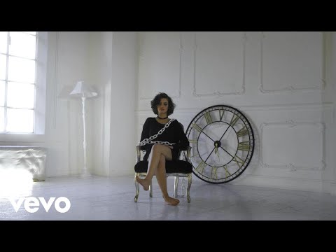 Carmen Alessandrello - Totalmente Dipendente (Official Video)