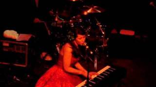 Nerina Pallot - We Should Break Up, live at the Pigalle Club, London. 2 Feb 2010