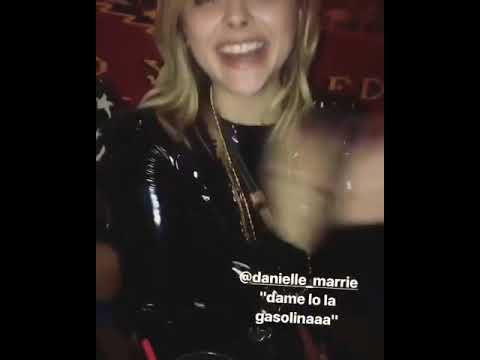 Chloë Grace Moretz singing in spanish