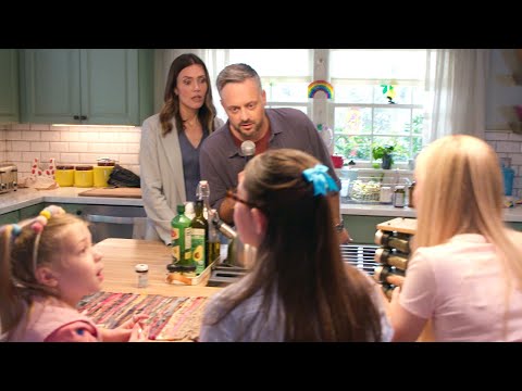 The Breadwinner: Nate Bargatze Can't Shake Stand-Up Habits on Set (Exclusive)