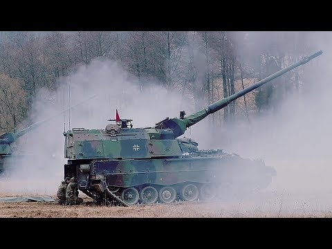 German Soldiers Fire Panzerhaubitze 2000s