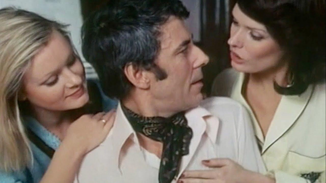 Miniature de la vidéo Deux grandes filles dans un pyjama (1974) - Music by Claude Bolling du film Deux grandes filles dans un pyjama