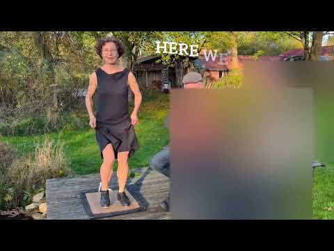 Pickin’ Up Peanuts - Sunset Buckdance w Fiddle & Banjo - Miss Moonshine & German Moonshiner Trio