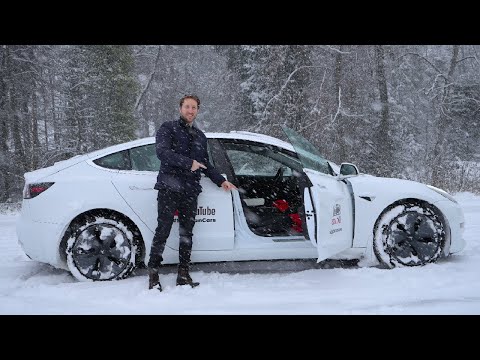 Tesla Model 3 Test Drive in Deep SNOW