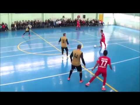 Vassoura - Jogando pelo Shakhtar Donetsk e Enakievec da Ucrânia.