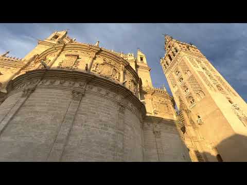 Seville - walk from the Saint Mary cathedral of Sevilla to the Real Alcazar