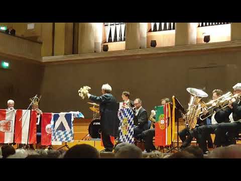 Bob Ross Blechschaden der Münchner Philharmoniker im Herkulessaal der Münchner Residenz (Tiger)