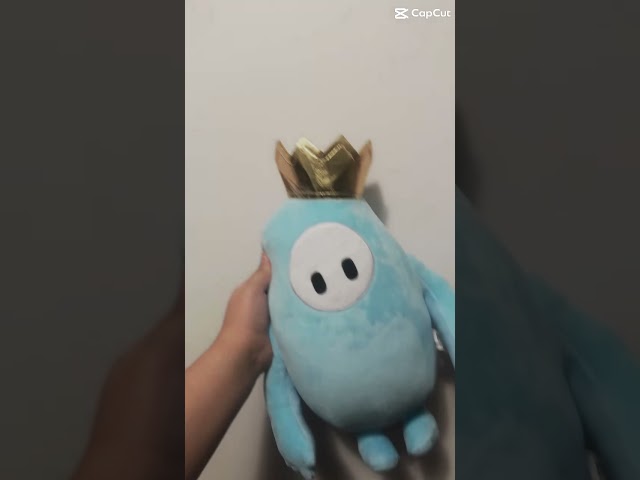 Vídeo relacionado con Fall Guys: Ultimate Knockout Lightning - Peluche Oficial Coleccionable de 20 cm