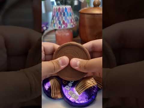 a must try CADBURY ROUNDIE chocolate wafer! ASMR #shorts #viral #youtubeshorts