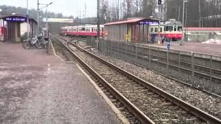 preview picture of video 'U-line train leaves Kirkkonummi'