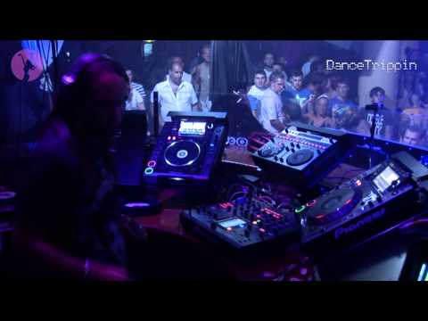 Carlos Fauvrelle & Peter Bailey - Jungle Hunt (Percussive Mix) [played by Cristian Varela]