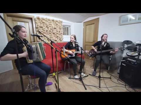 glasbena šola FALANT - ansambel ME 3 DO POLNOČI - Smo Tri Vesele Štajerke